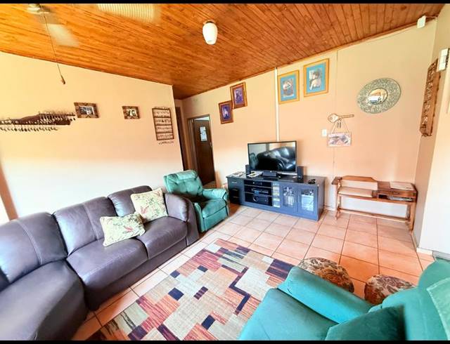 3 BEDROOM HOUSE FOR SALE IN VANDERBIJLPARK CE 3